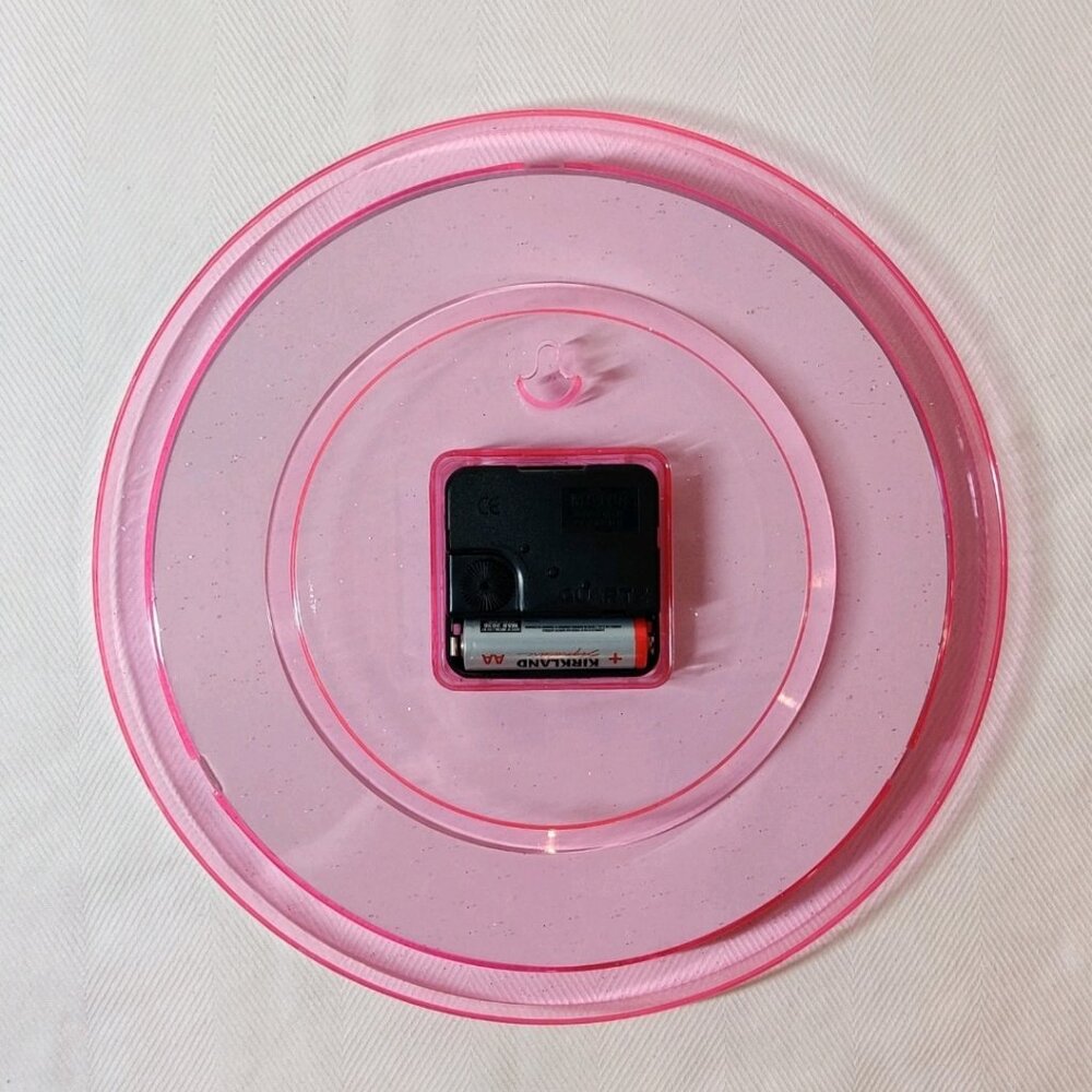 Betty Boop Pink Clock  🕰😮 - Picture 2 of 3